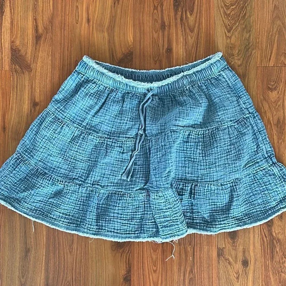 Aerie denim blue color gauze three tiered miniskirt size medium